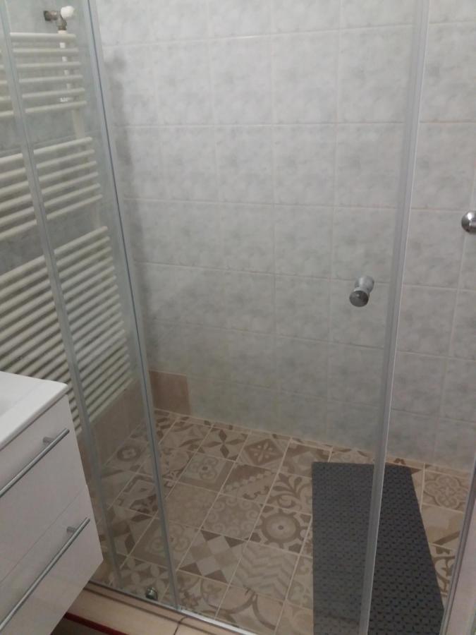 Bora Vendeghaz Apartment Eger Exterior foto